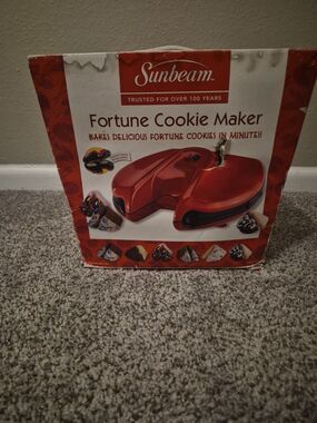 Sunbeam Fortune Cookie Maker Machine Press FPSBFCM40 Damaged Box Nib